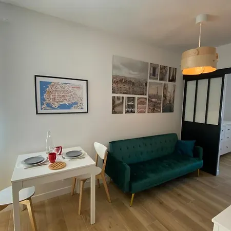 06an - Beautiful In The Heart Of Old Antibes