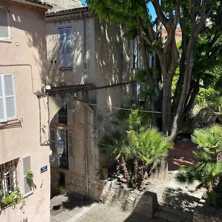 06an - Beautiful In The Heart Of Old * Antibes