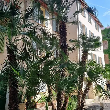 06an - Beautiful In The Heart Of Old Apartmán *