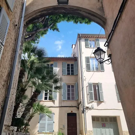 06an - Beautiful In The Heart Of Old * Antibes