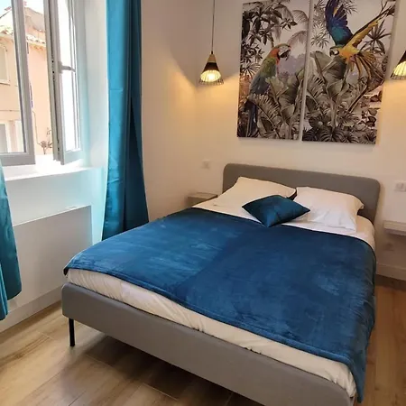 06an - Beautiful In The Heart Of Old Appartement